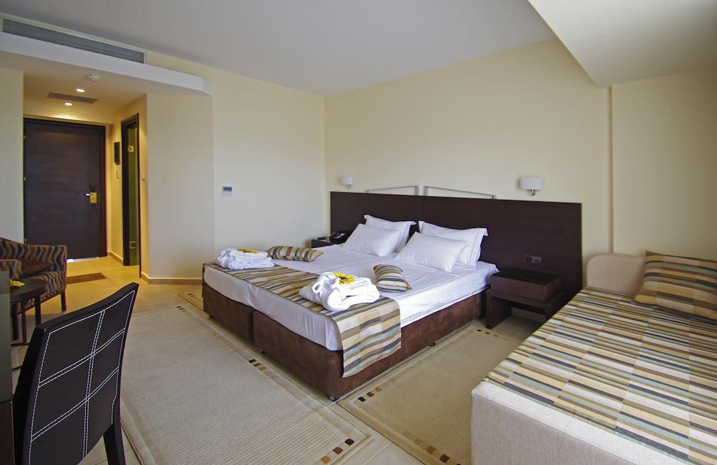 Cronwell Platamon Resort All-Inclusive الغرفة الصورة